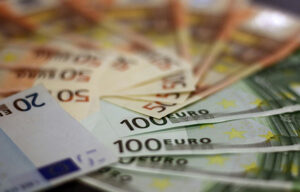 hogyan tehetnél szert több pénzre, hogyan stabilizálhatnád pénzügyi helyzeted és felmerült benned a kérdés, hogyan kapcsolódik ehhez a Feng Shui - Felbertné Tóth Adrienn - feng shui tanácsadó